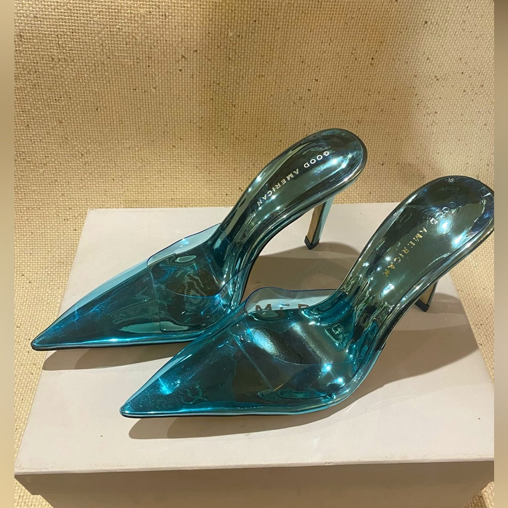 Good American Cinderella Blue Pump